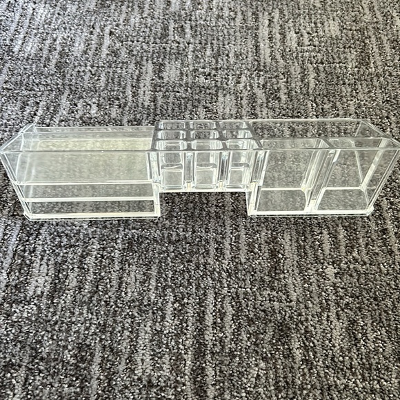 Acrylic Make-up Organizer - Picture 2 of 3